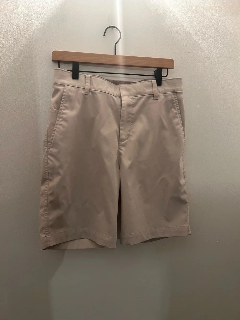 Nike Men's Tan Flat-Front Chino Shorts
